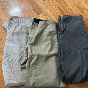 Gap khakis 30x32 straight - 3 pair